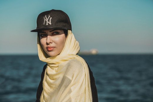 لیلا اوتادی در گالری نقاشی +عکس