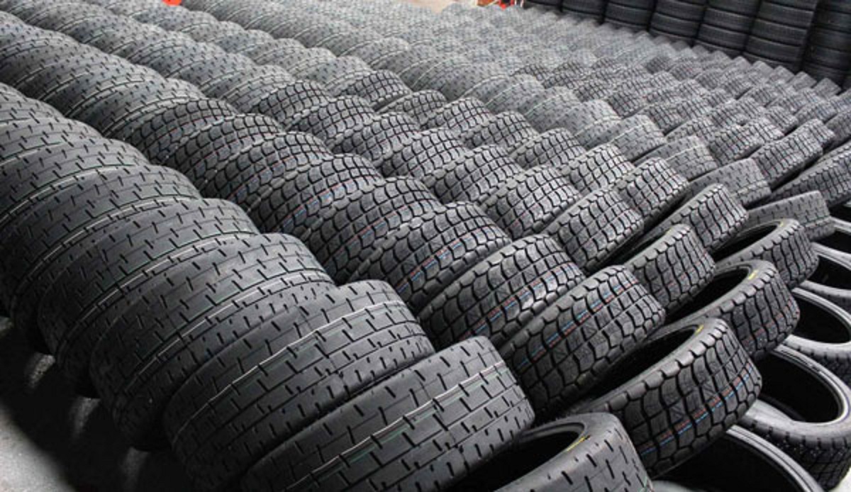 قاچاق تایرهای فرسوده در انحصار چند نفر قاچاق تایرهای فرسوده در انحصار چند نفر
