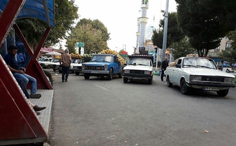 برخورد با توقف وانتبارهای دستفروش در حاشیه بزرگراهها و معابر برخورد با توقف وانتبارهای دستفروش در حاشیه بزرگراهها و معابر