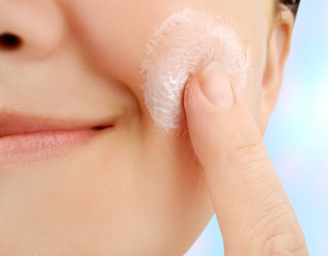 چرا باید در محیطهای بسته ضدآفتاب بزنیم؟ چرا باید در محیطهای بسته ضدآفتاب بزنیم؟