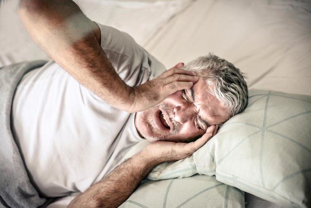 چگونه میگرن را مدیریت کنیم؟ چگونه میگرن را مدیریت کنیم؟