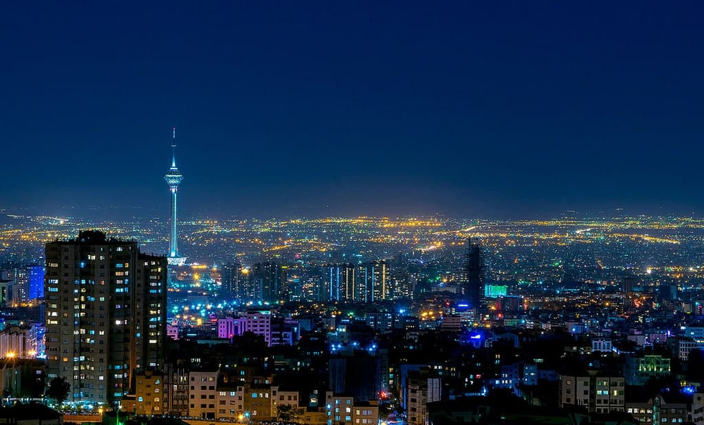 تصمیم گیری برای تعطیلی دو هفتهای تهران تصمیم گیری برای تعطیلی دو هفتهای تهران