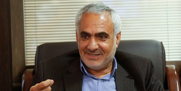 سود ناشی از تفاوت قیمت بازار و کارخانه خودرو به جیب دلالان میرود سود ناشی از تفاوت قیمت بازار و کارخانه خودرو به جیب دلالان میرود