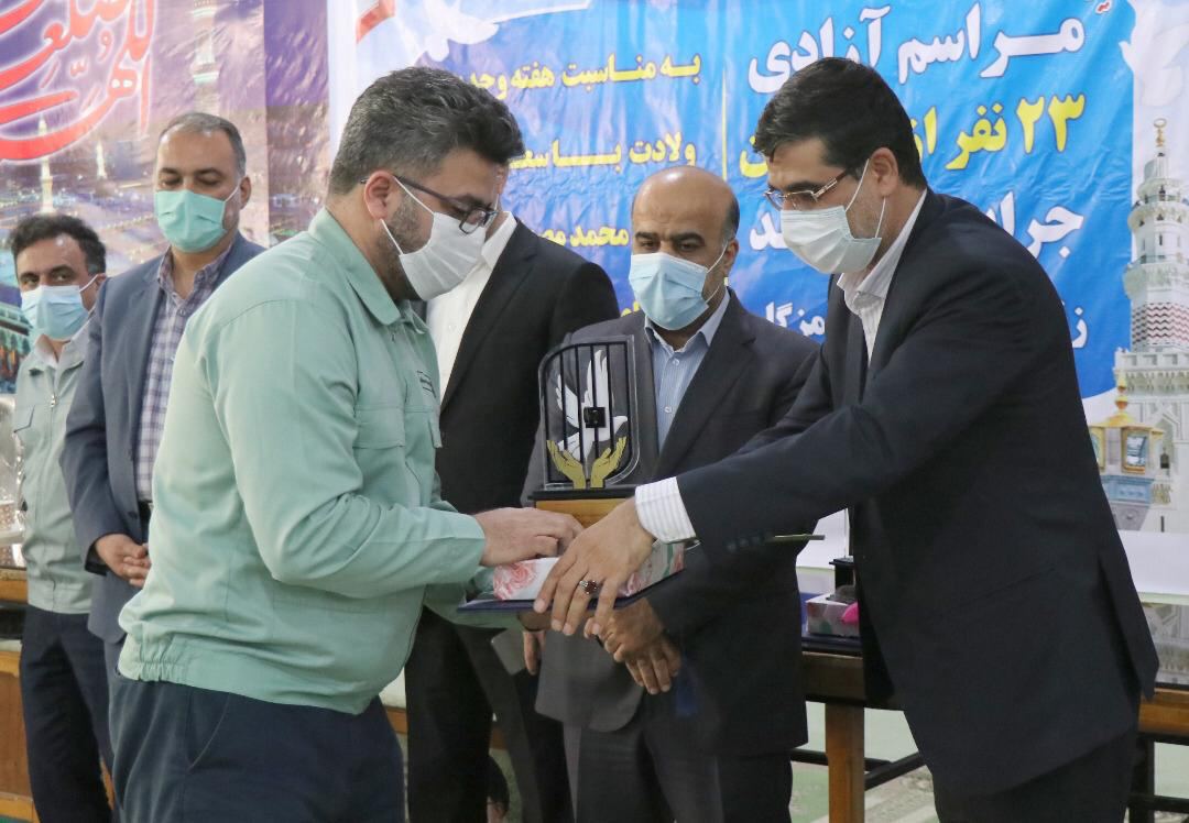 آزادی ۱۱۰زندانی با مشارکت فولاد هرمزگان آزادی ۱۱۰زندانی با مشارکت فولاد هرمزگان