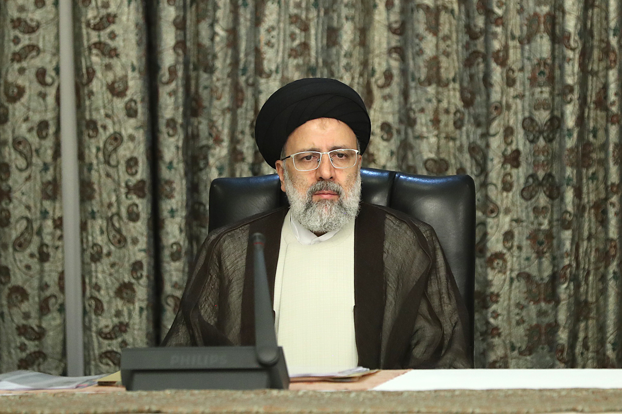 ایران قوی، اقتصاد و امنیت قوی میخواهد ایران قوی، اقتصاد و امنیت قوی میخواهد