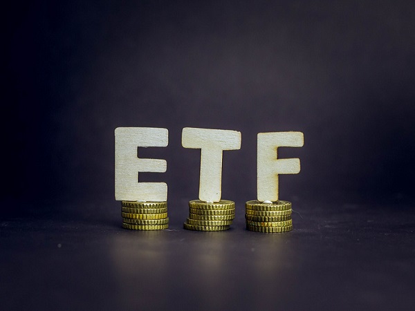 سازمان خصوصیسازی مکلف به انتقال سود سهام به صندوقهای ETF شد سازمان خصوصیسازی مکلف به انتقال سود سهام به صندوقهای ETF شد