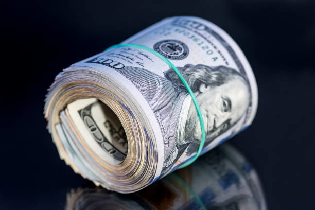 آخرین قیمت دلار و یورو در صرافیهای بانکی/ بازگشت دلار به کانال ۲۴هزار تومان آخرین قیمت دلار و یورو در صرافیهای بانکی/ بازگشت دلار به کانال ۲۴هزار تومان