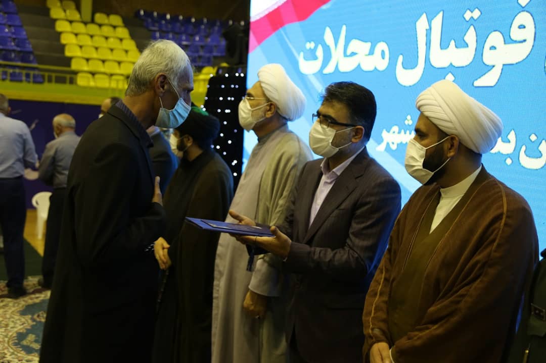 حمایت هلدینگ خلیج فارس از ورزش محلات بندرماهشهر/ اهداء البسه ورزشی به تیمهای ورزشی محلات بندرماهشهر از سوی کمیته مسئولیت اجتماعی هلدینگ حمایت هلدینگ خلیج فارس از ورزش محلات بندرماهشهر/ اهداء البسه ورزشی به تیمهای ورزشی محلات بندرماهشهر از سوی کمیته مسئولیت اجتماعی هلدینگ