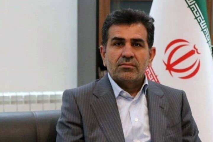 اقتصاد دستوری نیست و با بخشنامه تنظیم نمیشود/ طرح توزیع اقلام اساسی قطعا تورم و رانت ایجاد میکند اقتصاد دستوری نیست و با بخشنامه تنظیم نمیشود/ طرح توزیع اقلام اساسی قطعا تورم و رانت ایجاد میکند