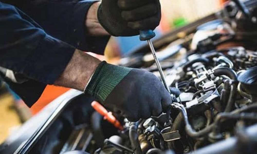 ساعت کار تعمیرگاه‌های خودرو تا ۱۸ عصر است