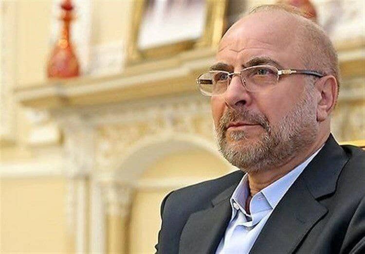 فاتحه خوانی قالیباف بر سر مزار سردار سلیمان +عکس