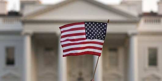 منافع آمریکا در خطر است منافع آمریکا در خطر است