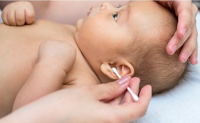 علائم رایج عفونت گوش و راهکارهای چگونگی غلبه سریع بر آن علائم رایج عفونت گوش و راهکارهای چگونگی غلبه سریع بر آن