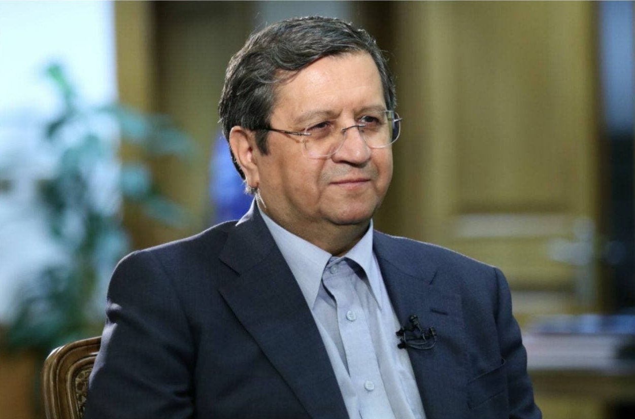 نمره ۱۵همتی به سیستم بانکداری/ بانک مرکزی باید از ذخایر ارزی حراست کند نمره ۱۵همتی به سیستم بانکداری/ بانک مرکزی باید از ذخایر ارزی حراست کند