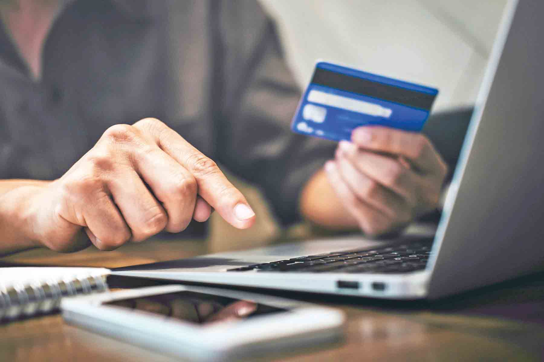 کلاهبرداری زن رمال در واتساپ کلاهبرداری زن رمال در واتساپ