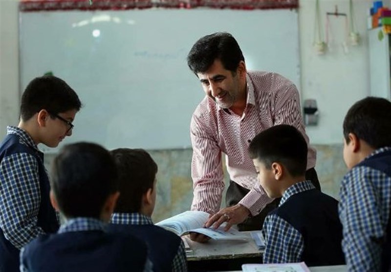 انتقاد یک نماینده از لایحه رتبه بندی معلمان انتقاد یک نماینده از لایحه رتبه بندی معلمان