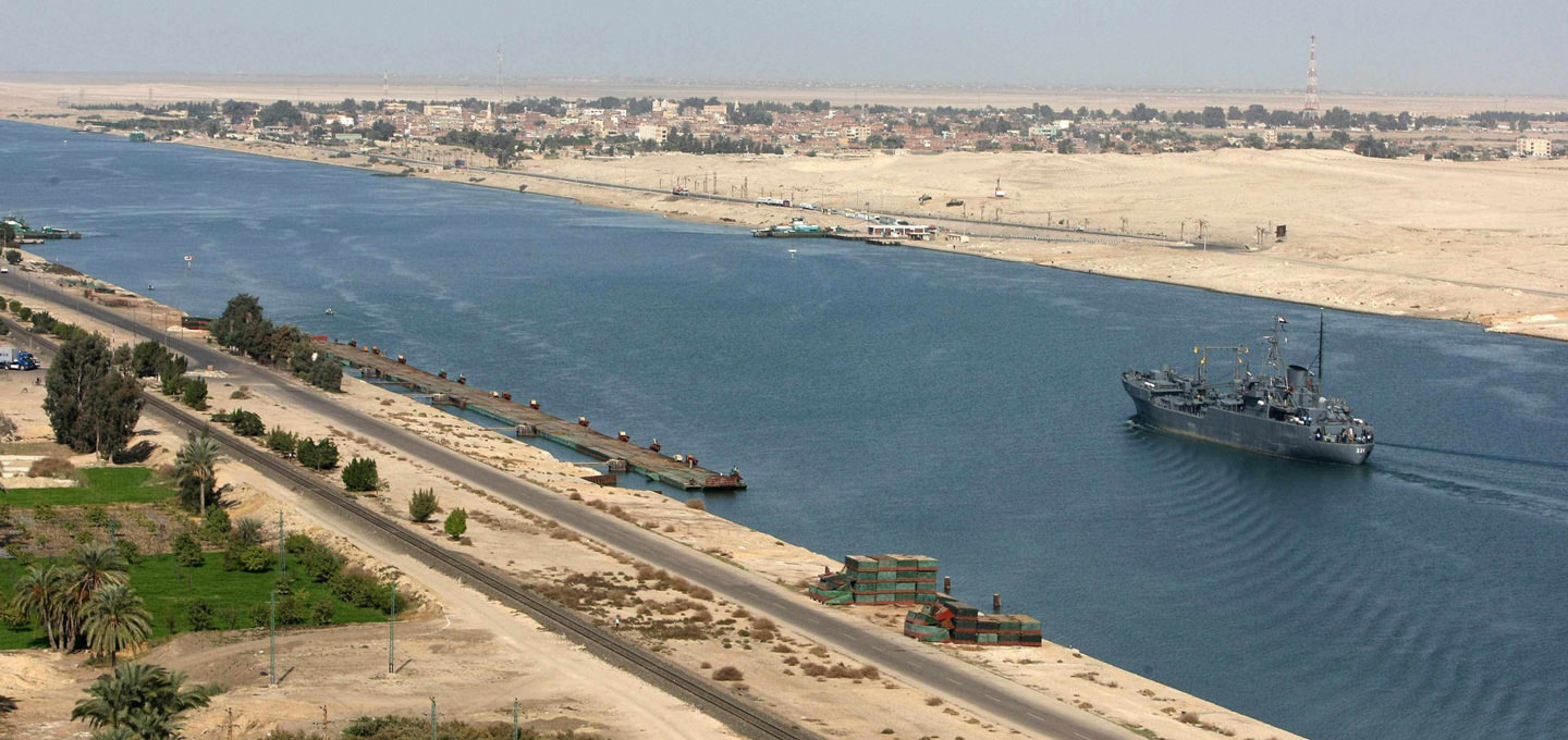 تاثیر مسدود شدن کانال سوئز بر قیمت کرایه کشتیها تاثیر مسدود شدن کانال سوئز بر قیمت کرایه کشتیها