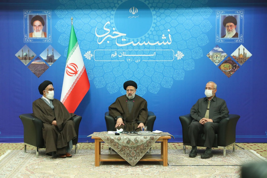 دولت برای بازگشت اطمینان به بورس تلاش می کند  / روند نزولی تورم آغاز شده است