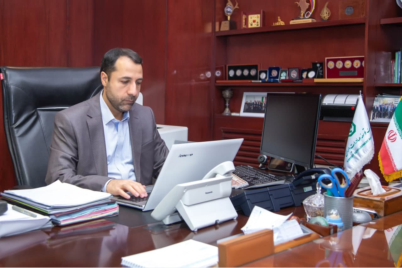 دستورالعمل برات الکترونیک به تمام بانک ها ابلاغ شده است / جزییات تامین مالی زنجیره ای تولید توسط نظام بانکی دستورالعمل برات الکترونیک به تمام بانک ها ابلاغ شده است / جزییات تامین مالی زنجیره ای تولید توسط نظام بانکی