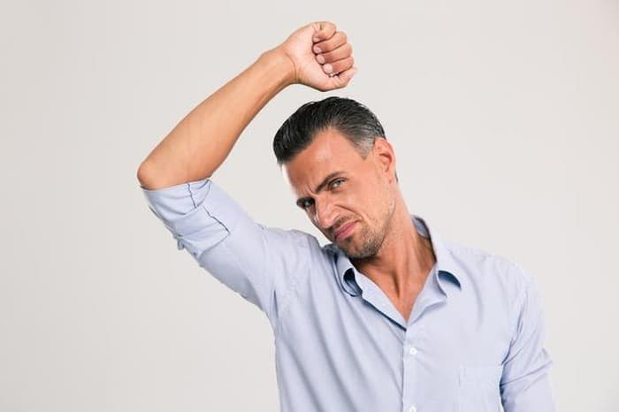 دلیل بد بودن بوی عرق چیست؟ دلیل بد بودن بوی عرق چیست؟
