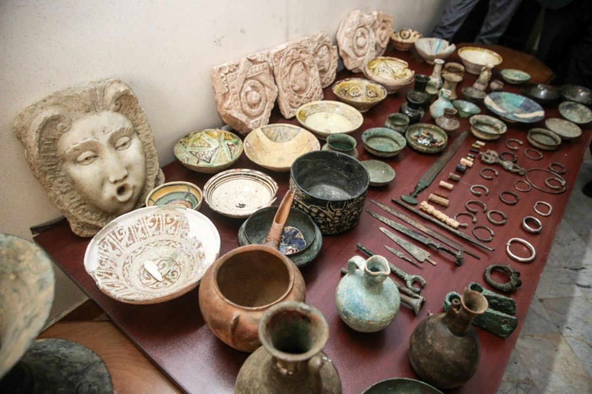 کشف گنجینه ای از اشیای تاریخی دوره ساسانیان کشف گنجینه ای از اشیای تاریخی دوره ساسانیان