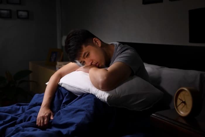 خطرات خوابیدن بلافاصله بعد خوردن غذا خطرات خوابیدن بلافاصله بعد خوردن غذا
