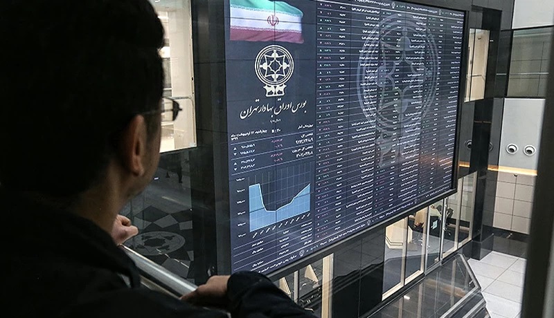 تجمع بورسی، همزمان با سبزپوشی تابلوهای بازار تجمع بورسی، همزمان با سبزپوشی تابلوهای بازار