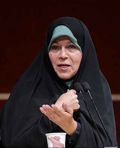 فائزه هاشمی: رییسی تصمیم گیر نیست او را اداره می کنند فائزه هاشمی: رییسی تصمیم گیر نیست او را اداره می کنند