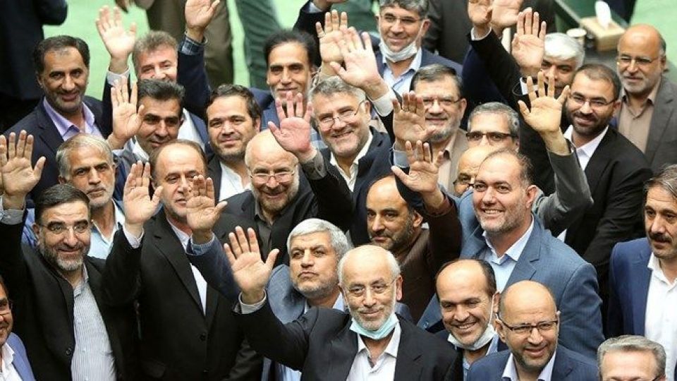 نامه اعتراضی نمایندگان به رییسی نامه اعتراضی نمایندگان به رییسی