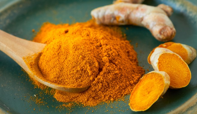 معجزه زردچوبه برای پوست معجزه زردچوبه برای پوست