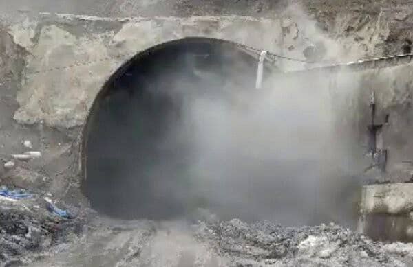 یک نفر در آزاد راه پل زال - خرمآباد مفقود شد یک نفر در آزاد راه پل زال - خرمآباد مفقود شد