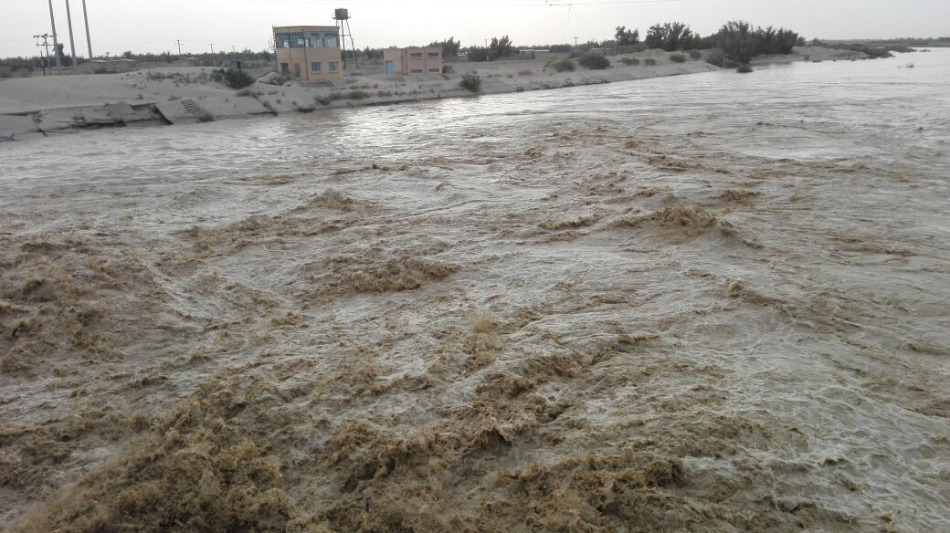سیل، راه ۳۳۹روستای کرمان را بسته است سیل، راه ۳۳۹روستای کرمان را بسته است