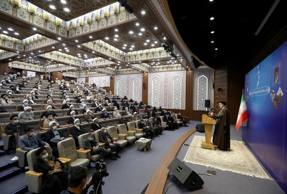 دلیل مشکلات امروز بی توجهی به اقتصاد مقاومتی است دلیل مشکلات امروز بی توجهی به اقتصاد مقاومتی است
