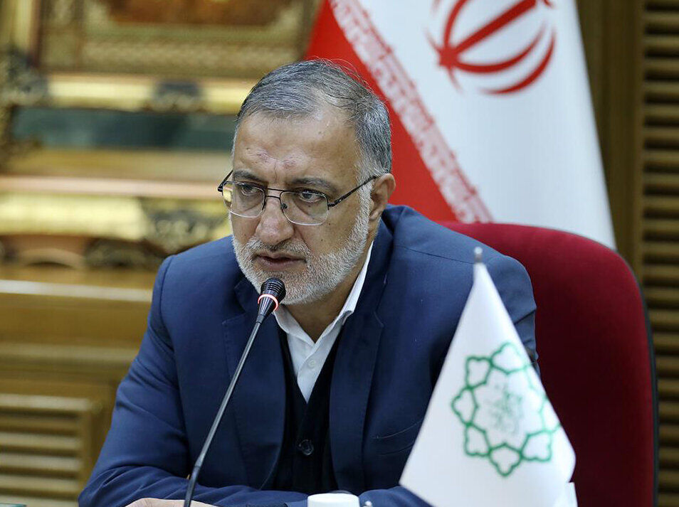 واکنش شهردار تهران به اتوبوس خوابی واکنش شهردار تهران به اتوبوس خوابی