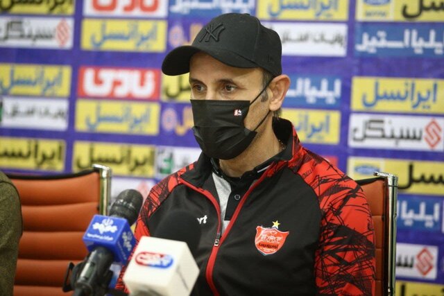 گلمحمدی: از شروط بازگشتم فقط زمین را گرفته اند / مجبورم از روی فیلم بازیکن بگیرم! گلمحمدی: از شروط بازگشتم فقط زمین را گرفته اند / مجبورم از روی فیلم بازیکن بگیرم!