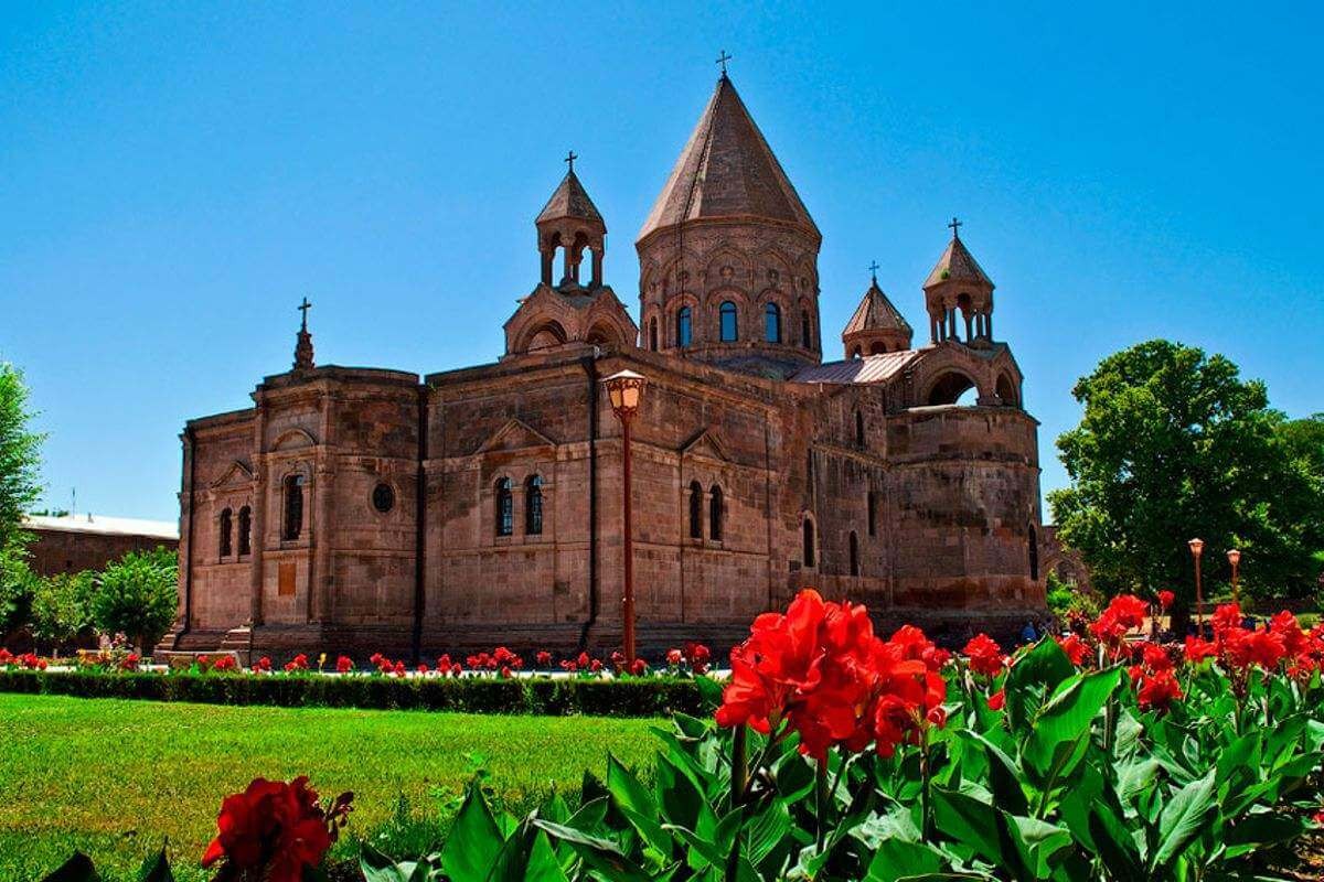 سفر به پایتخت ارمنستان چند؟ (جدول) سفر به پایتخت ارمنستان چند؟ (جدول)
