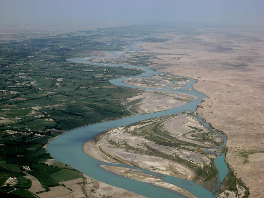 طالبان بخشی از آب هیرمند را منحرف کرد/ چرا بعد از ۲۰ روز آب به ایران نرسید؟ طالبان بخشی از آب هیرمند را منحرف کرد/ چرا بعد از ۲۰ روز آب به ایران نرسید؟