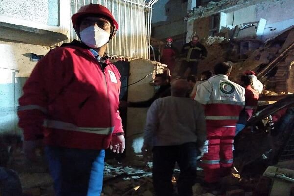 انفجار مرگبار ساختمان مسکونی در رباط کریم جان ۵ نفر را گرفت انفجار مرگبار ساختمان مسکونی در رباط کریم جان ۵ نفر را گرفت