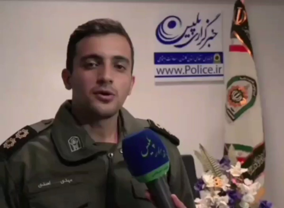 نجات کودک توسط سرباز وظیفه در پمپ بنزین شهر آزادشهر + فیلم نجات کودک توسط سرباز وظیفه در پمپ بنزین شهر آزادشهر + فیلم