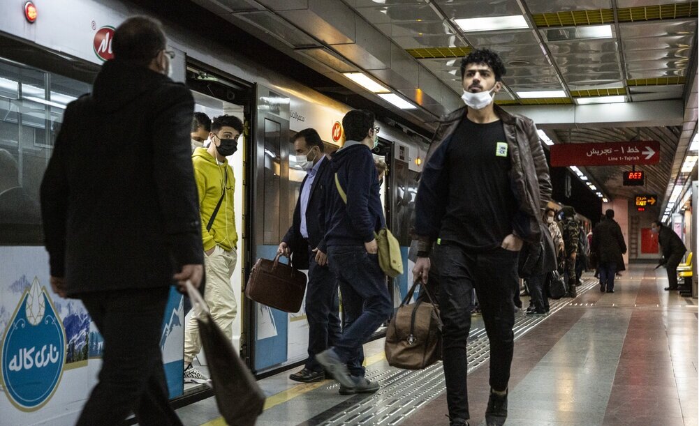 دریافت پول نقد در ایستگاه های متروی تهران ممنوع شد دریافت پول نقد در ایستگاه های متروی تهران ممنوع شد