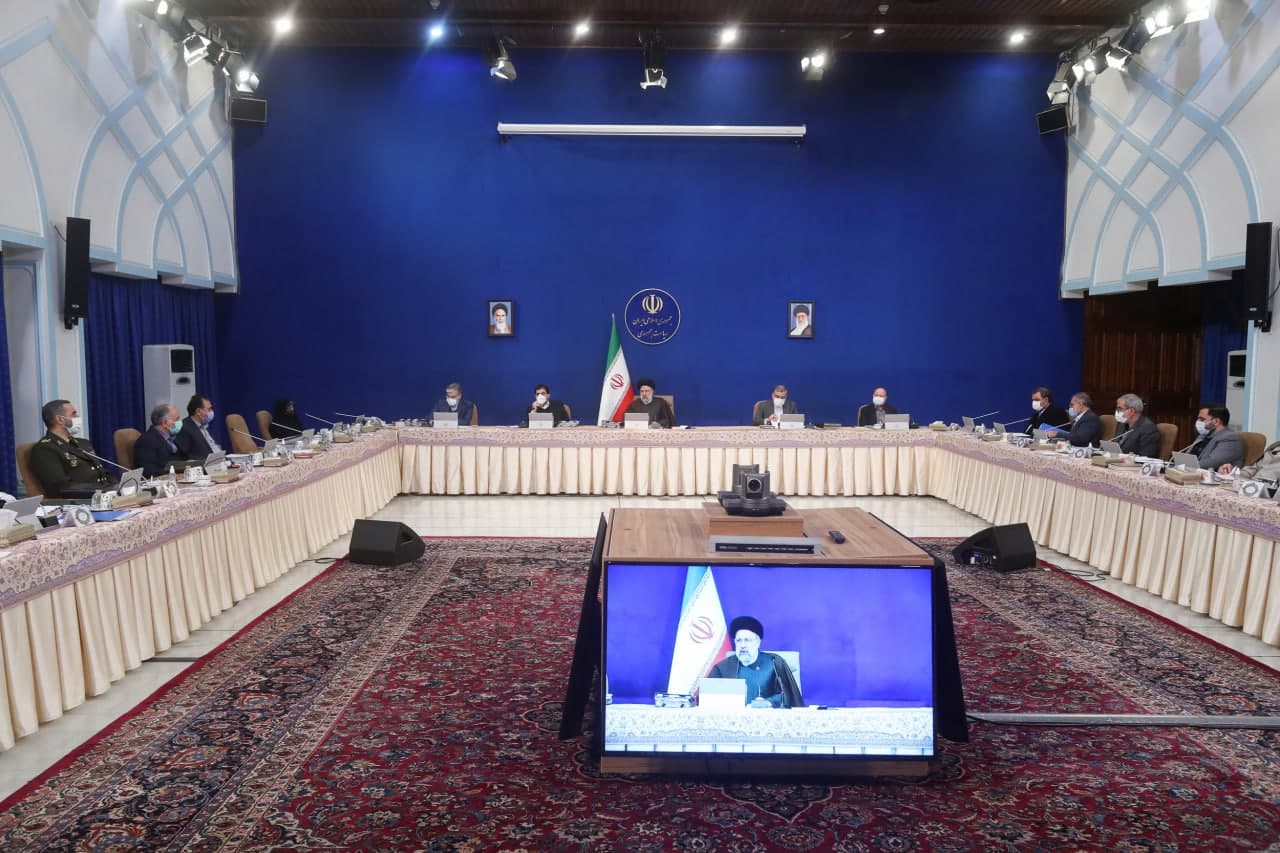 کسی به افتخار دولت کف نخواهد زد کسی به افتخار دولت کف نخواهد زد