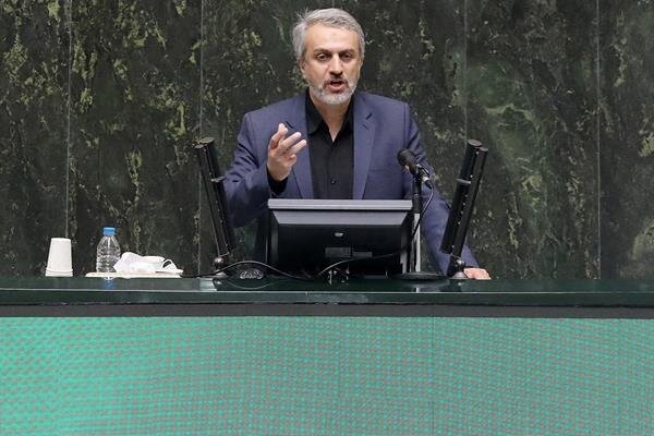 دولت سهام ایران خودرو و سایپا را واگذار می کند دولت سهام ایران خودرو و سایپا را واگذار می کند
