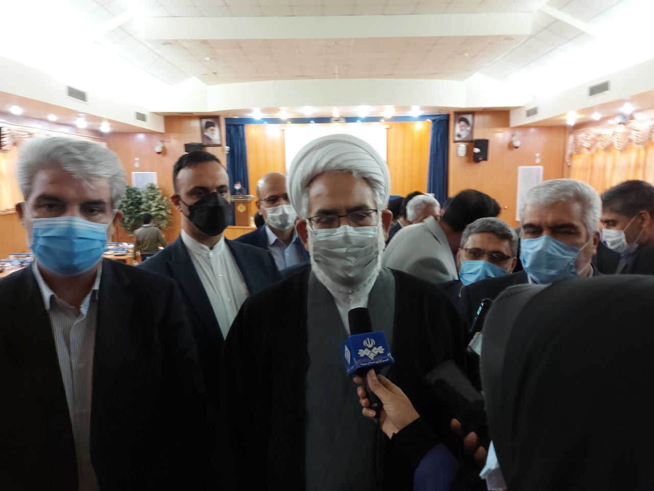 کلید حل مشکل بورس در دست خاندوزی است کلید حل مشکل بورس در دست خاندوزی است
