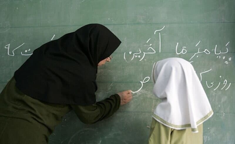 استخدام ۳۶ هزار نفر از معلمان حق التدریس قطعی شد استخدام ۳۶ هزار نفر از معلمان حق التدریس قطعی شد