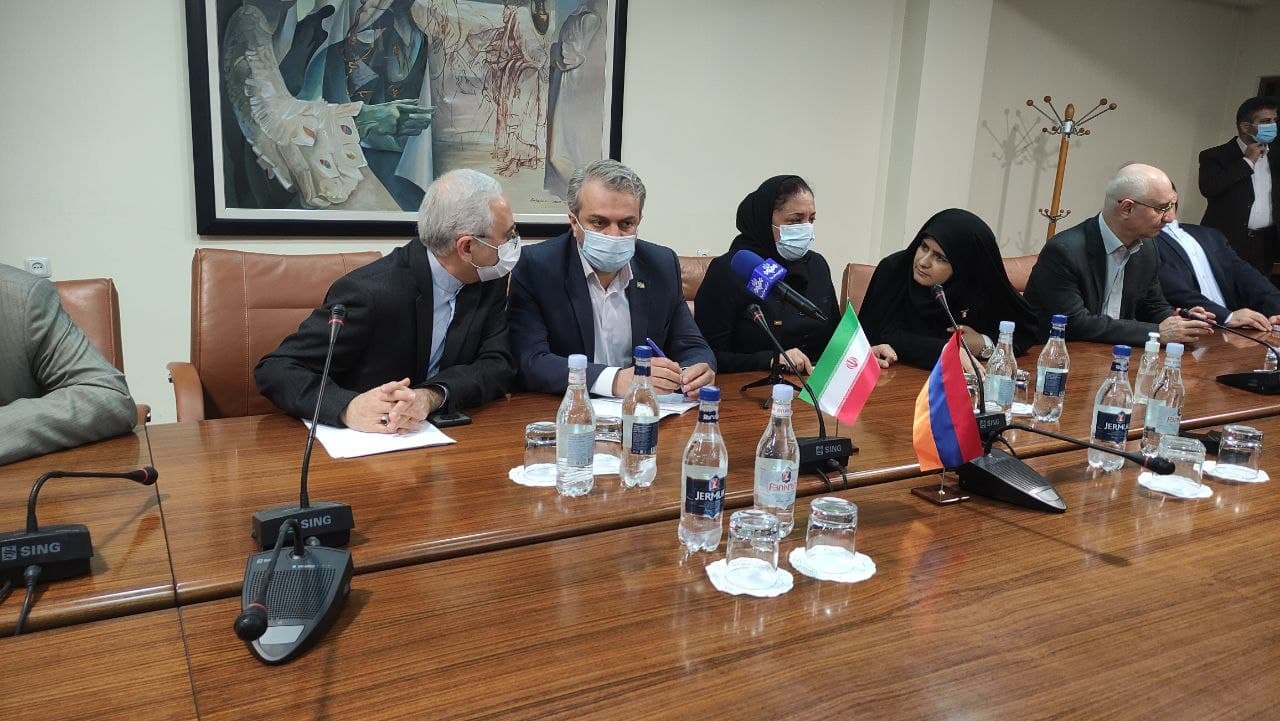 تجارت ایران ١٠٠ میلیارد دلاری شد تجارت ایران ١٠٠ میلیارد دلاری شد