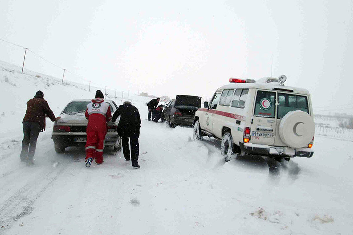 جاده های ۱۷ استان برفی شد جاده های ۱۷ استان برفی شد