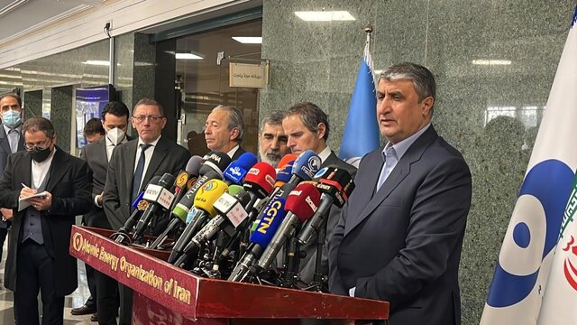 آژانس روندی غیر سیاسی با ایران اتخاذ کند