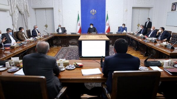 دستور رییسی برای پرداخت فوری عیدی بازنشستگان دستور رییسی برای پرداخت فوری عیدی بازنشستگان