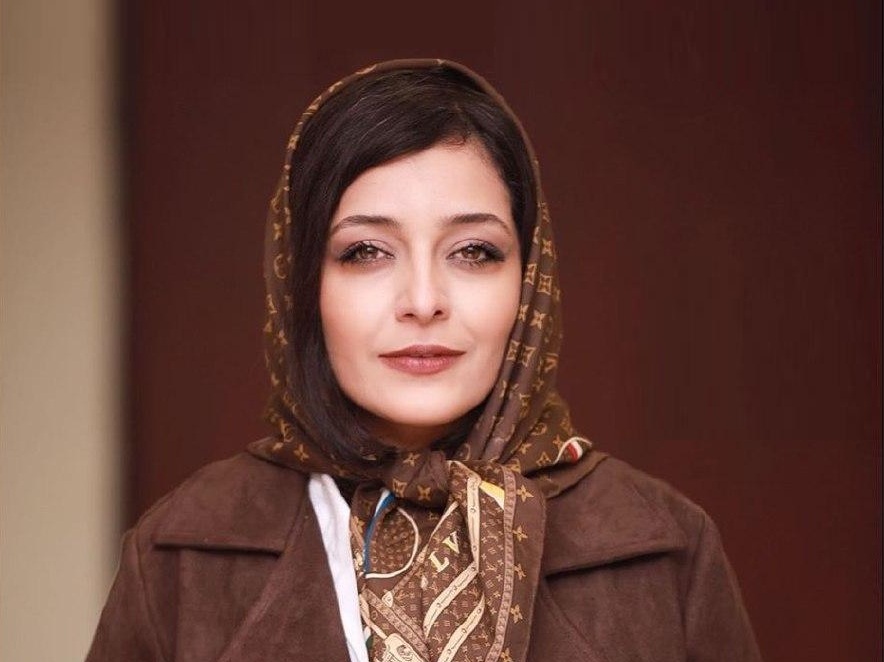 موتور سواری ساره بیات در خیابان های تهران + فیلم