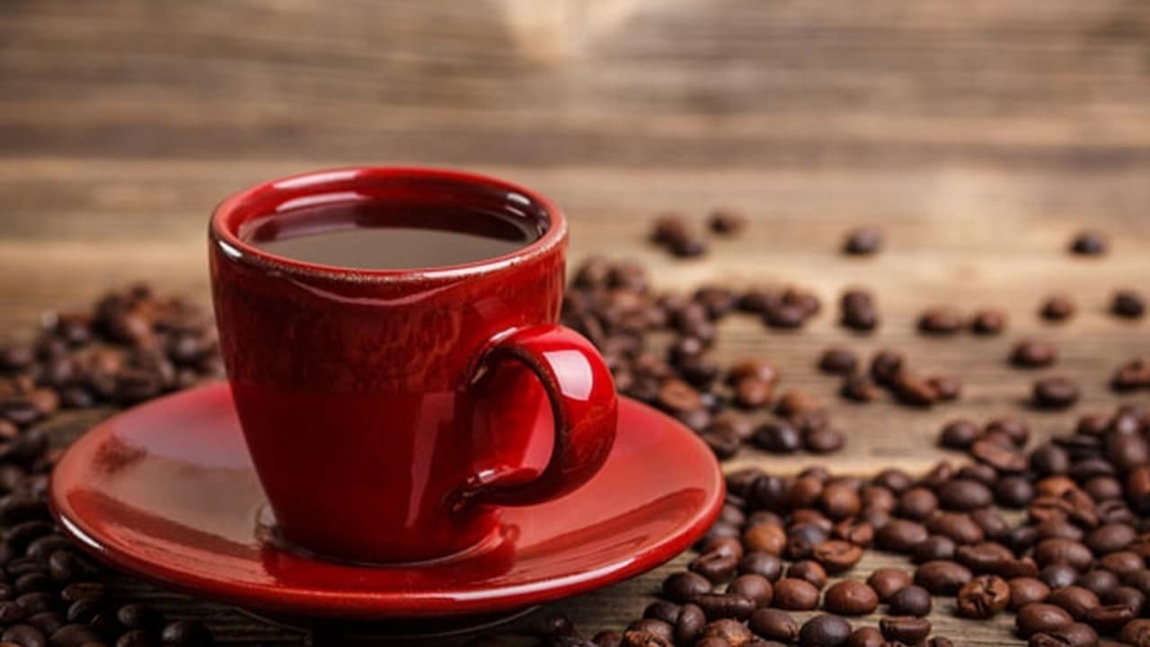 کافئین چطور کلسترول بد را کاهش می دهد؟ کافئین چطور کلسترول بد را کاهش می دهد؟
